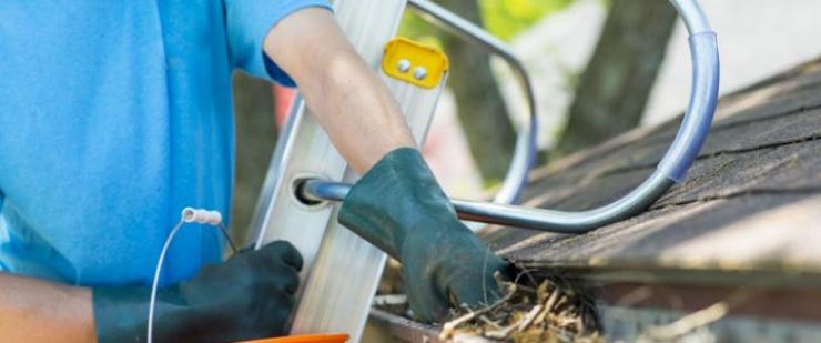 Building authorities urge that gutters stay clear