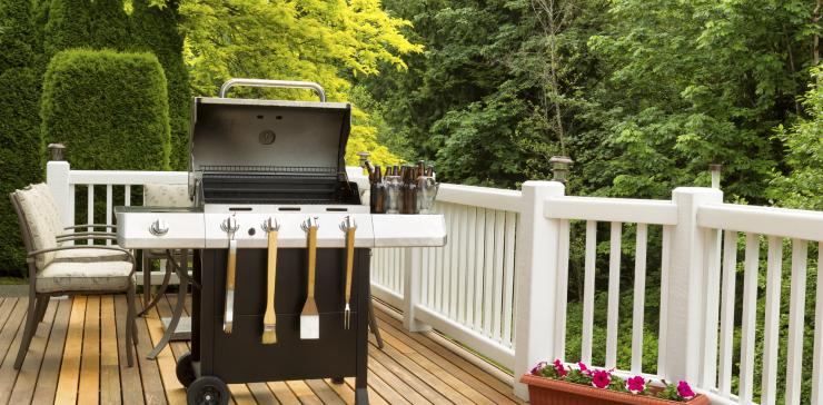 Top tips to get your barbeque area smoking