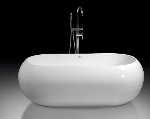 PRODUCT NEWS: Deep freestanding baths by Paco Jaanson