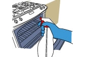 how_to_clean_an_oven_thumb