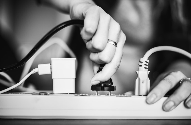 Why is DIY electricity repairs a dangerous idea?