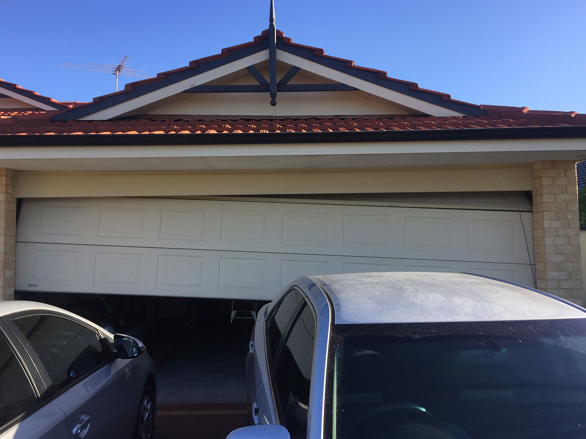 How to Avoid a Costly Garage Door Repair