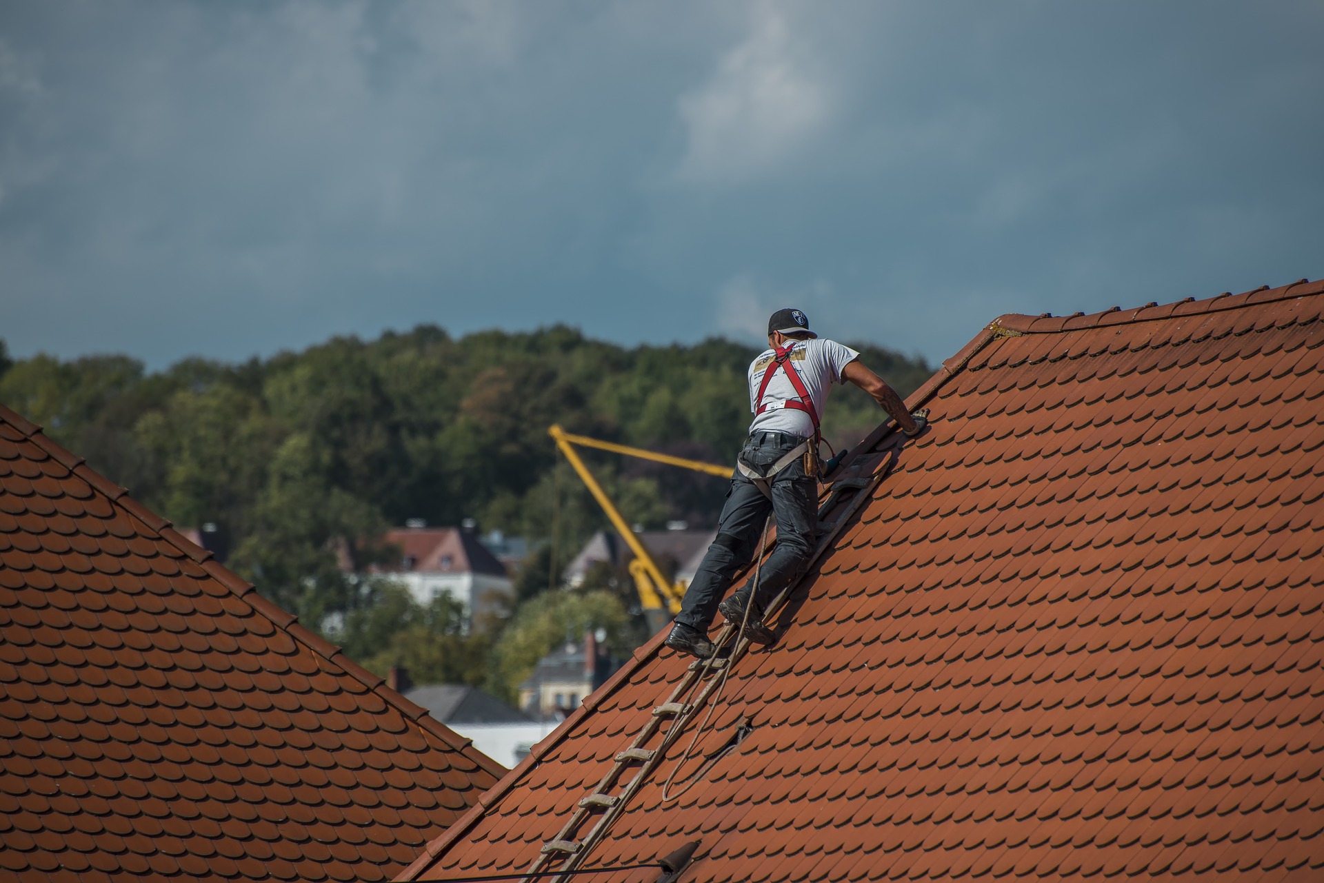 How Do You Know When You Need Roof Restoration