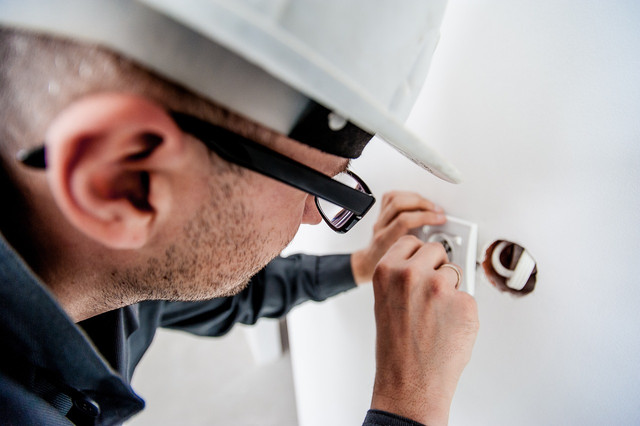 The Ultimate Guide To Hiring An Electrical Contractor