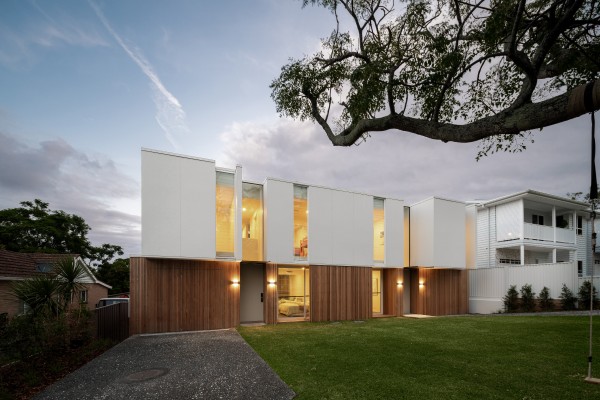 hardie-brushedconcrete-cladding-exterior-boxmodern-futureflip-joshhillphoto-jameshardie-13